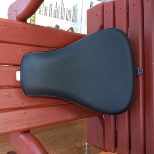 Motorcycle seat